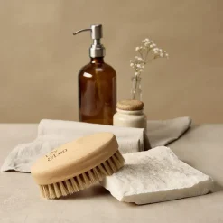 Lily & Leo Luxury Palm Pet Brush Outlet